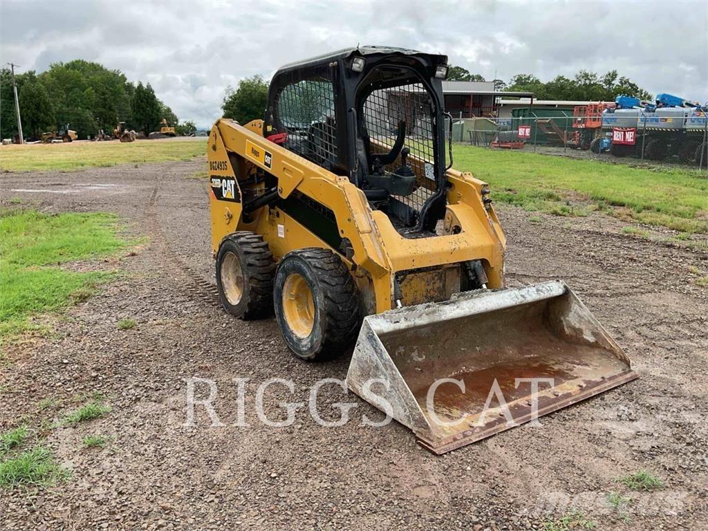 CAT 236D Skid steer mini utovarivači