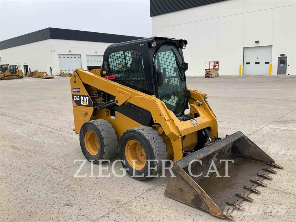 CAT 236D Skid steer mini utovarivači