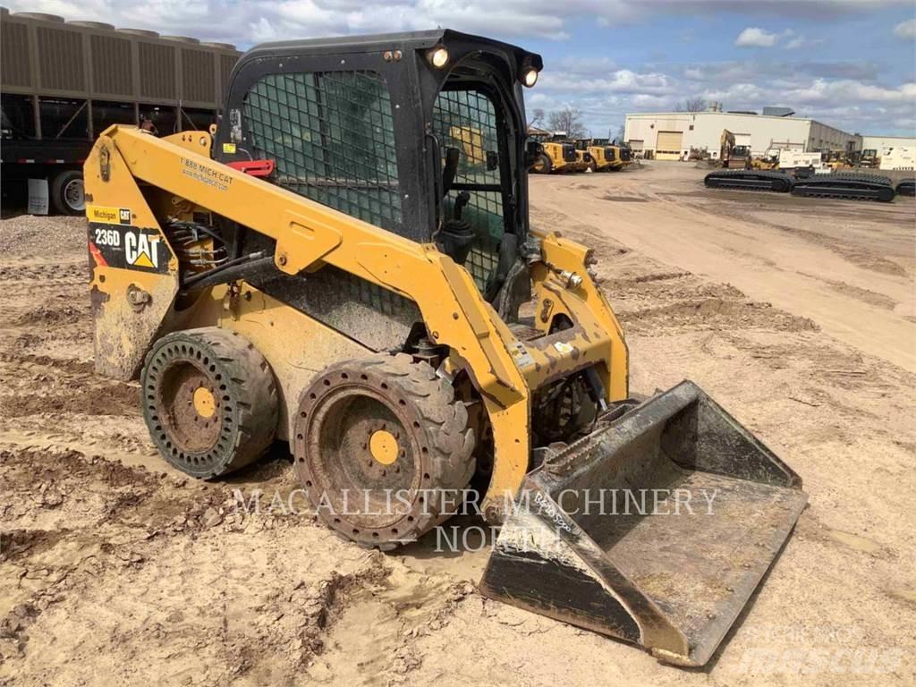 CAT 236D CQ Skid steer mini utovarivači