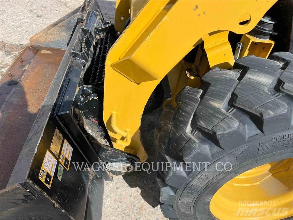 CAT 236D3 Skid steer mini utovarivači