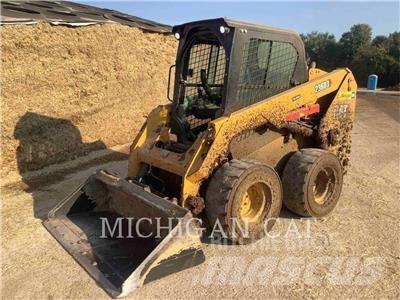 CAT 236D3 Skid steer mini utovarivači