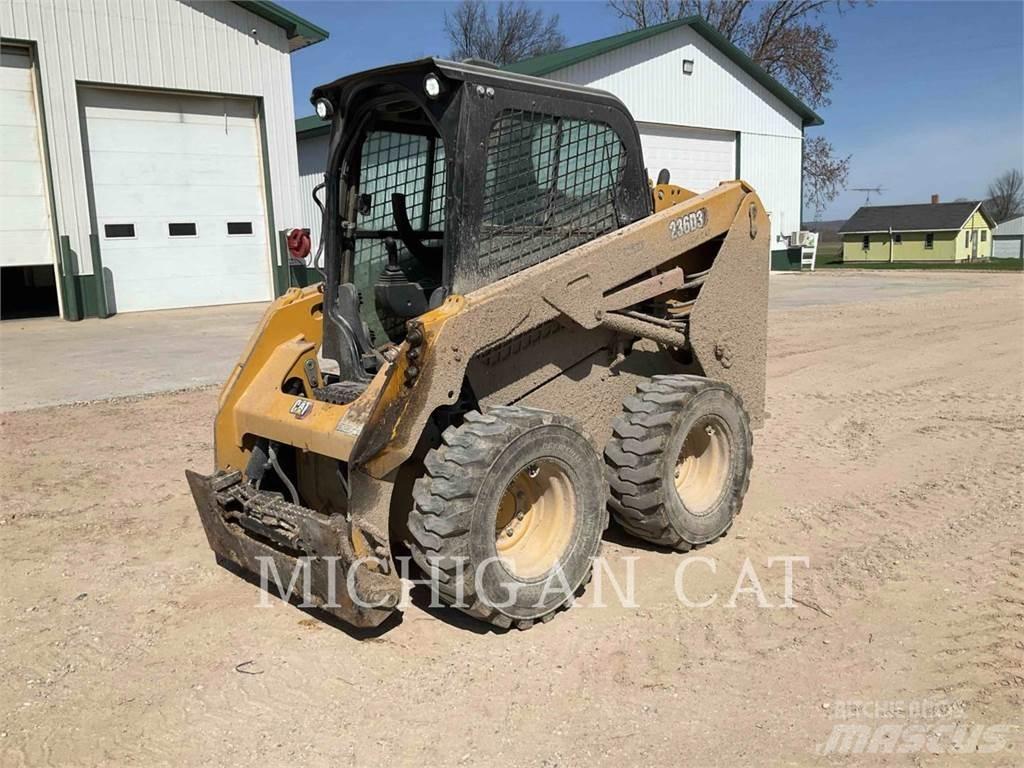 CAT 236D3 AQ Skid steer mini utovarivači