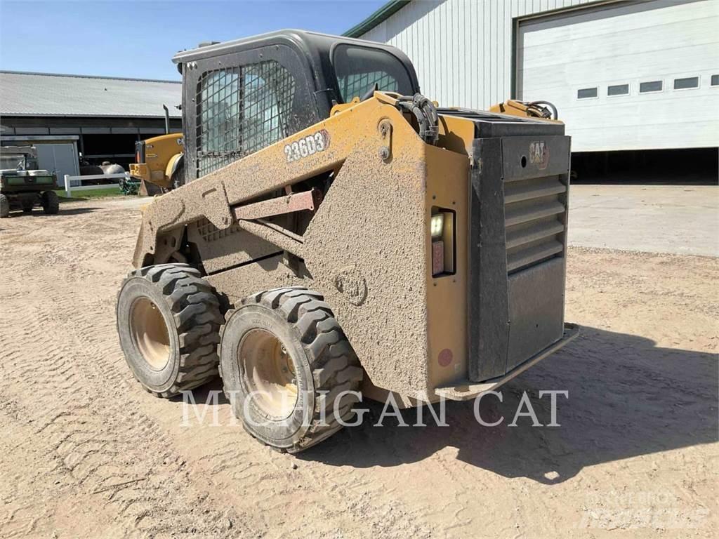 CAT 236D3 AQ Skid steer mini utovarivači