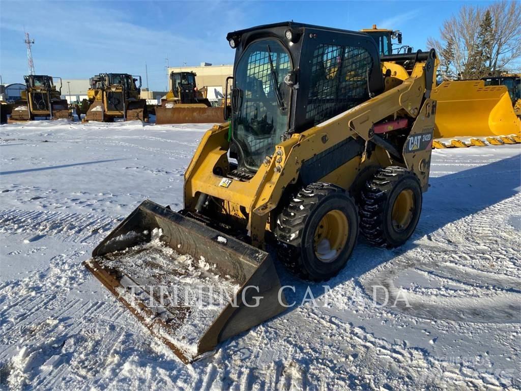 CAT 242D Skid steer mini utovarivači