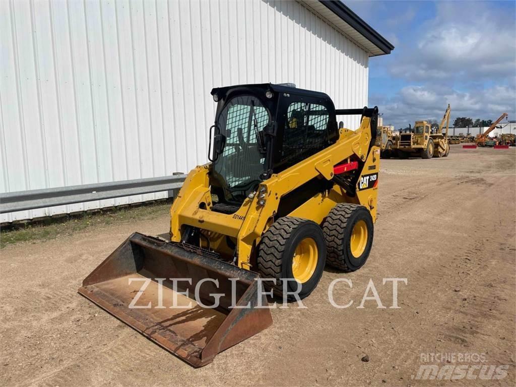 CAT 242D Skid steer mini utovarivači