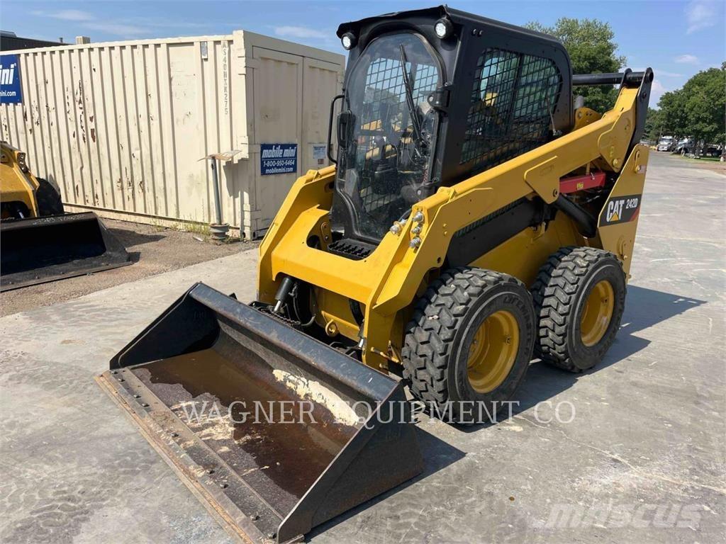 CAT 242D Skid steer mini utovarivači
