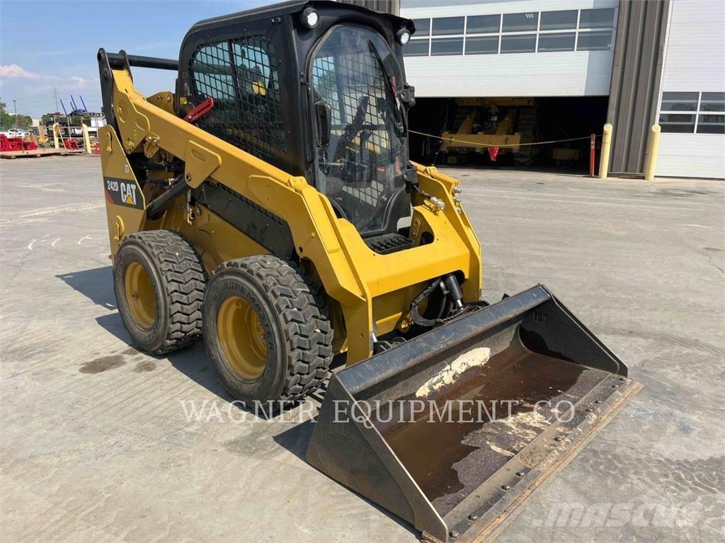 CAT 242D Skid steer mini utovarivači