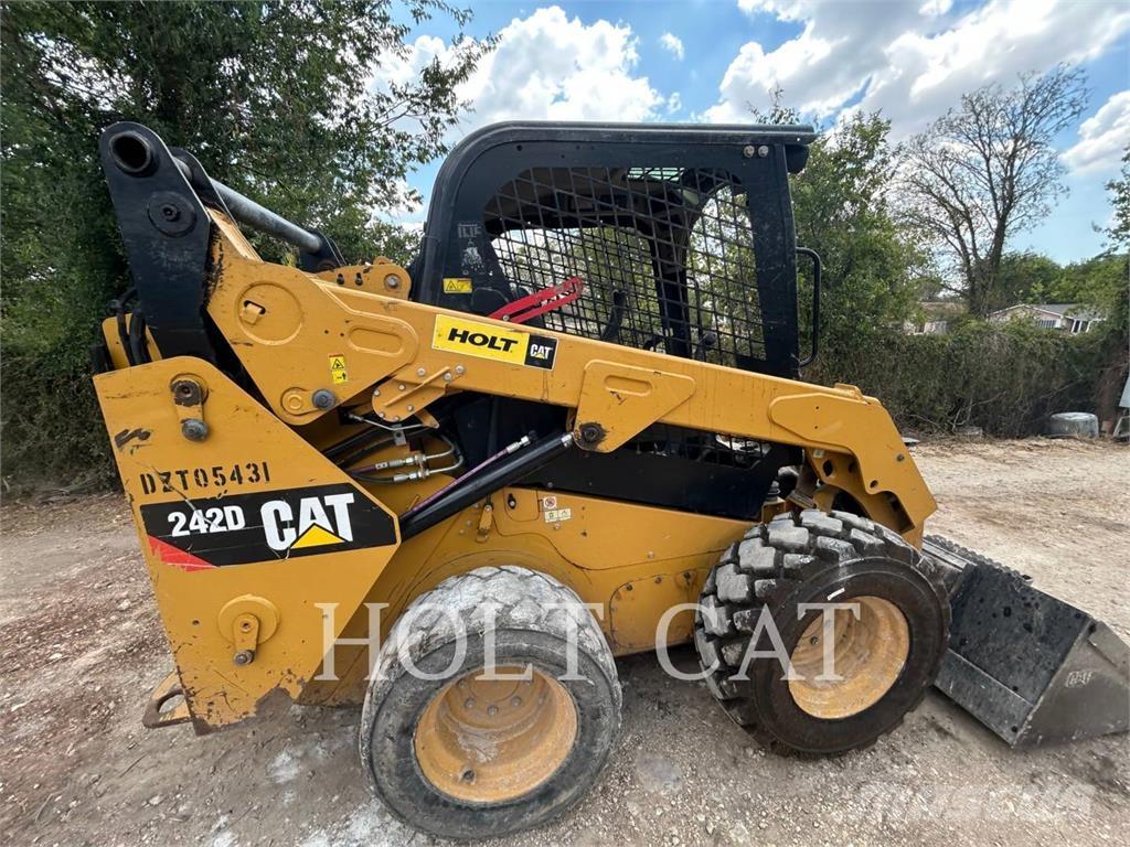 CAT 242D Skid steer mini utovarivači