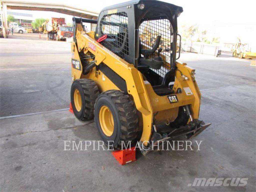 CAT 242D Skid steer mini utovarivači