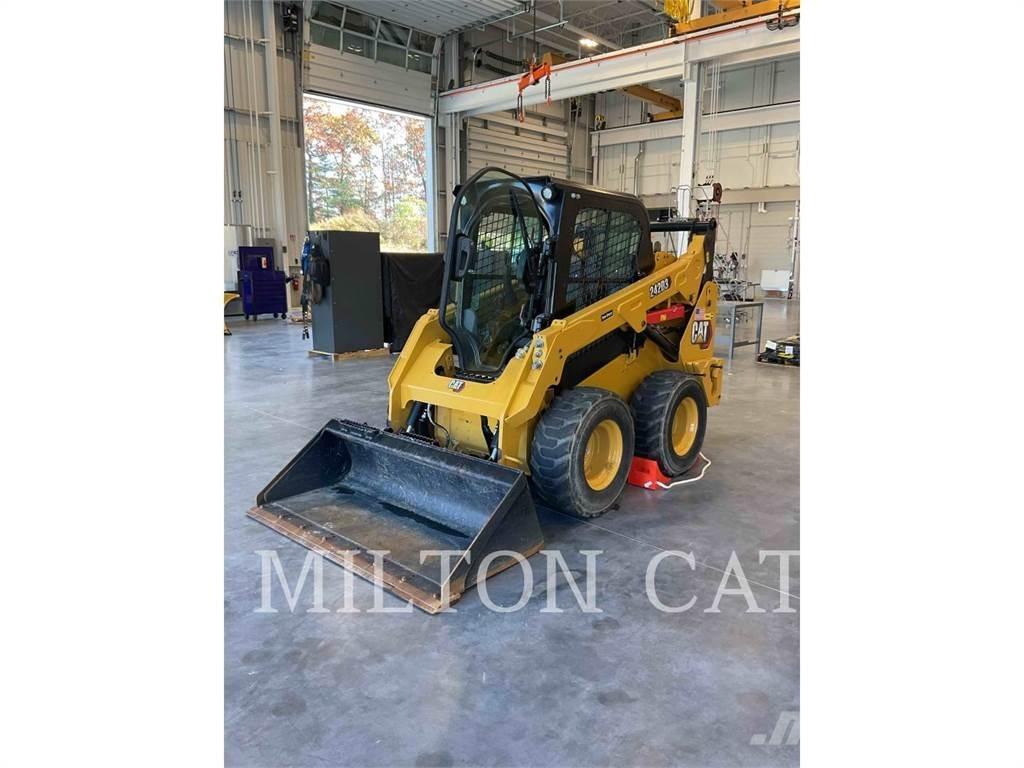 CAT 242D 3 Skid steer mini utovarivači