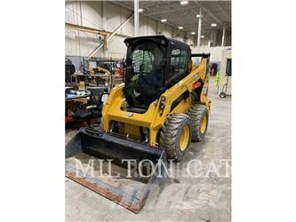 CAT 242D3 Skid steer mini utovarivači