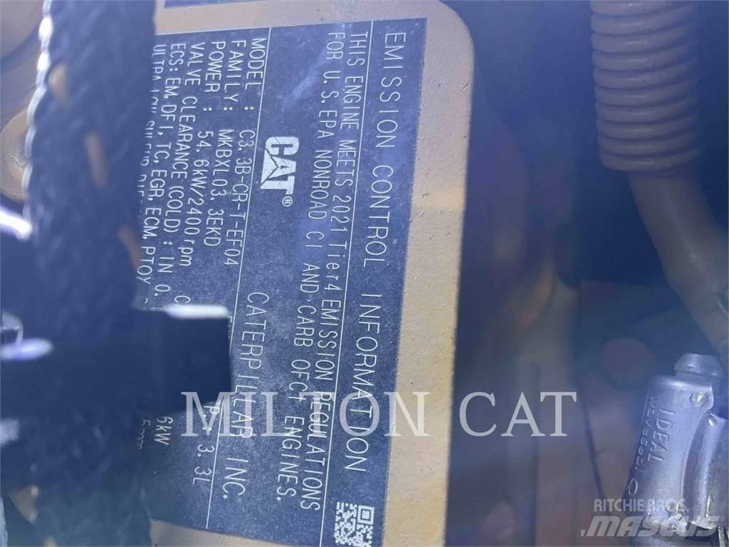 CAT 242D3 Skid steer mini utovarivači