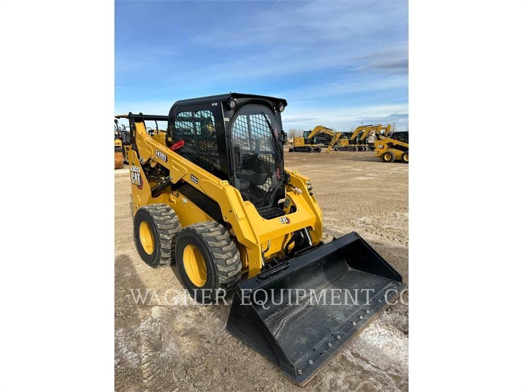 CAT 242D3 Skid steer mini utovarivači