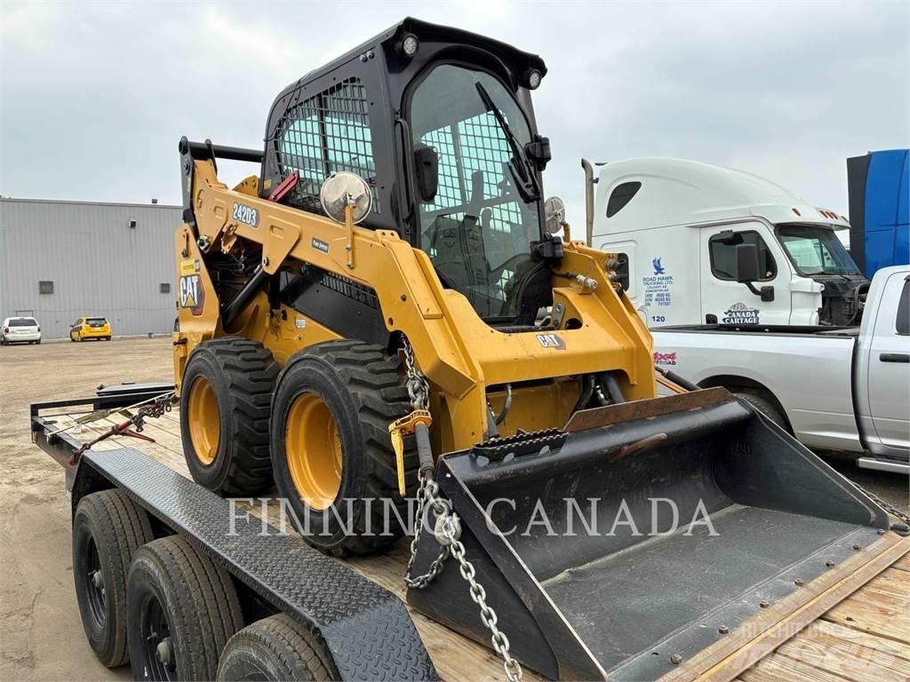 CAT 242D3 Skid steer mini utovarivači
