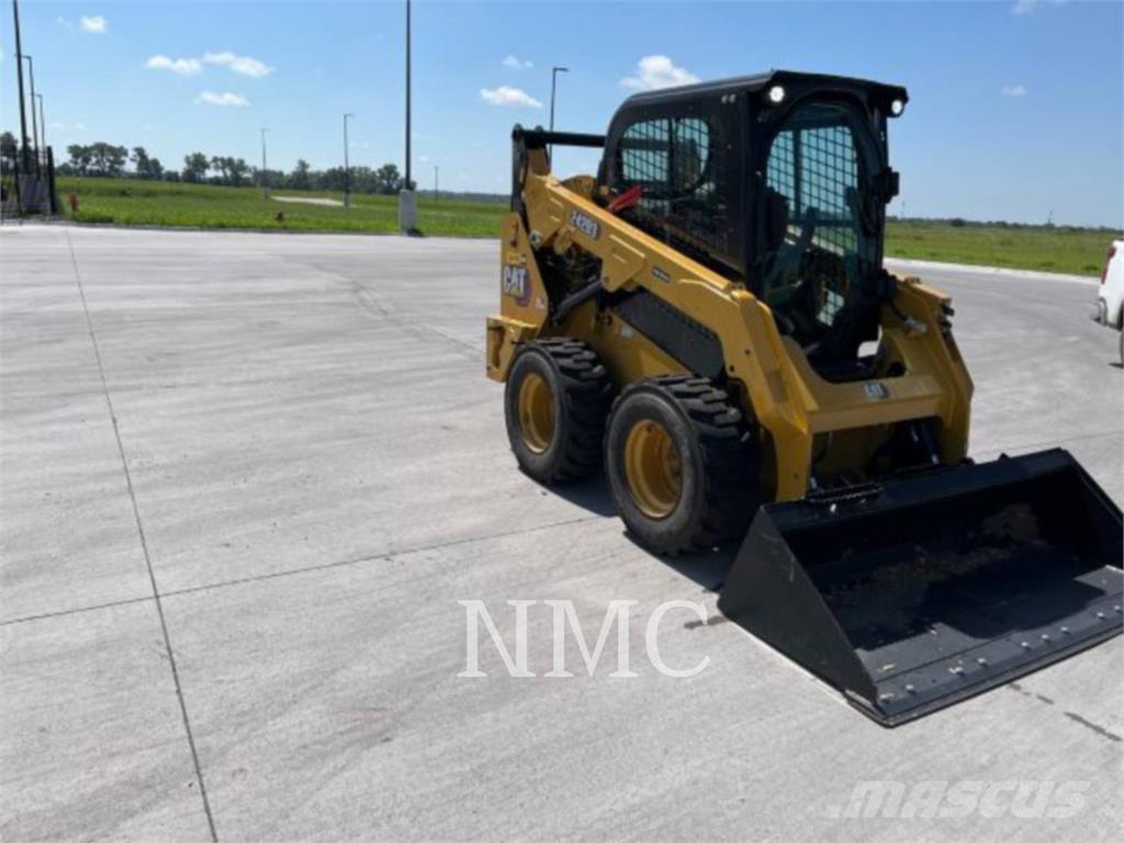 CAT 242D3 Skid steer mini utovarivači
