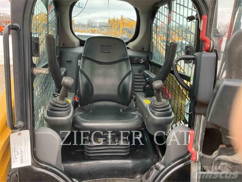CAT 246D Skid steer mini utovarivači