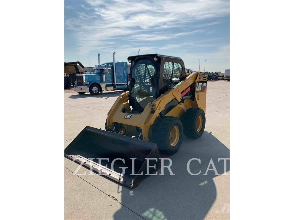 CAT 246D Skid steer mini utovarivači