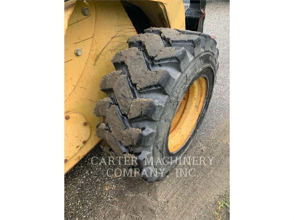 CAT 252 Skid steer mini utovarivači