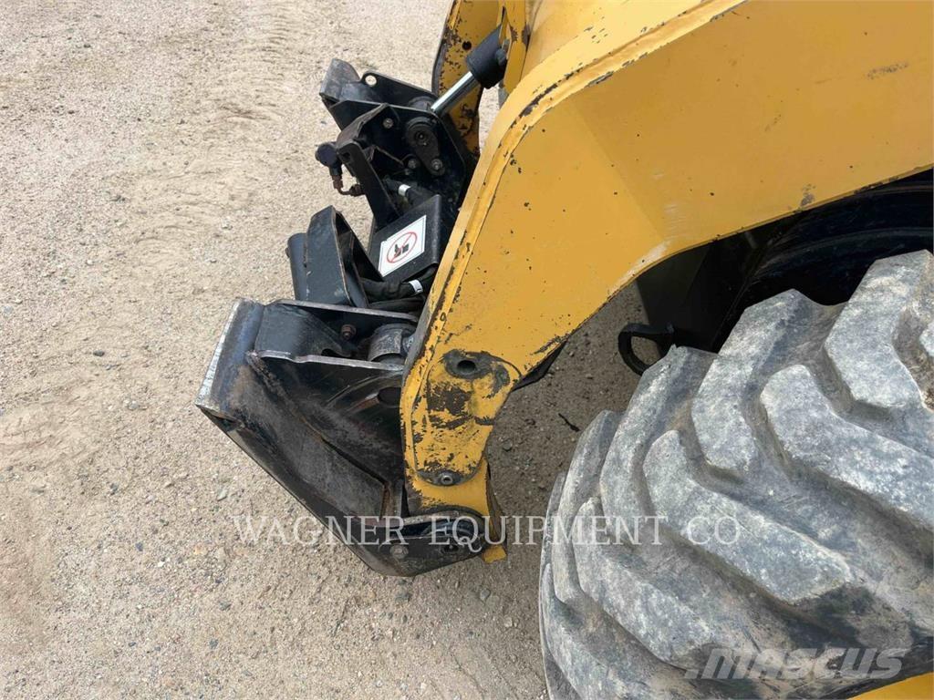 CAT 252B Skid steer mini utovarivači