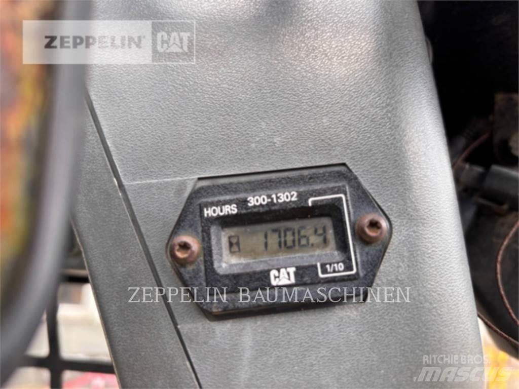 CAT 257B Skid steer mini utovarivači