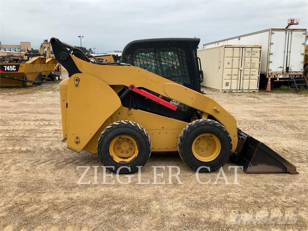 CAT 262C Skid steer mini utovarivači