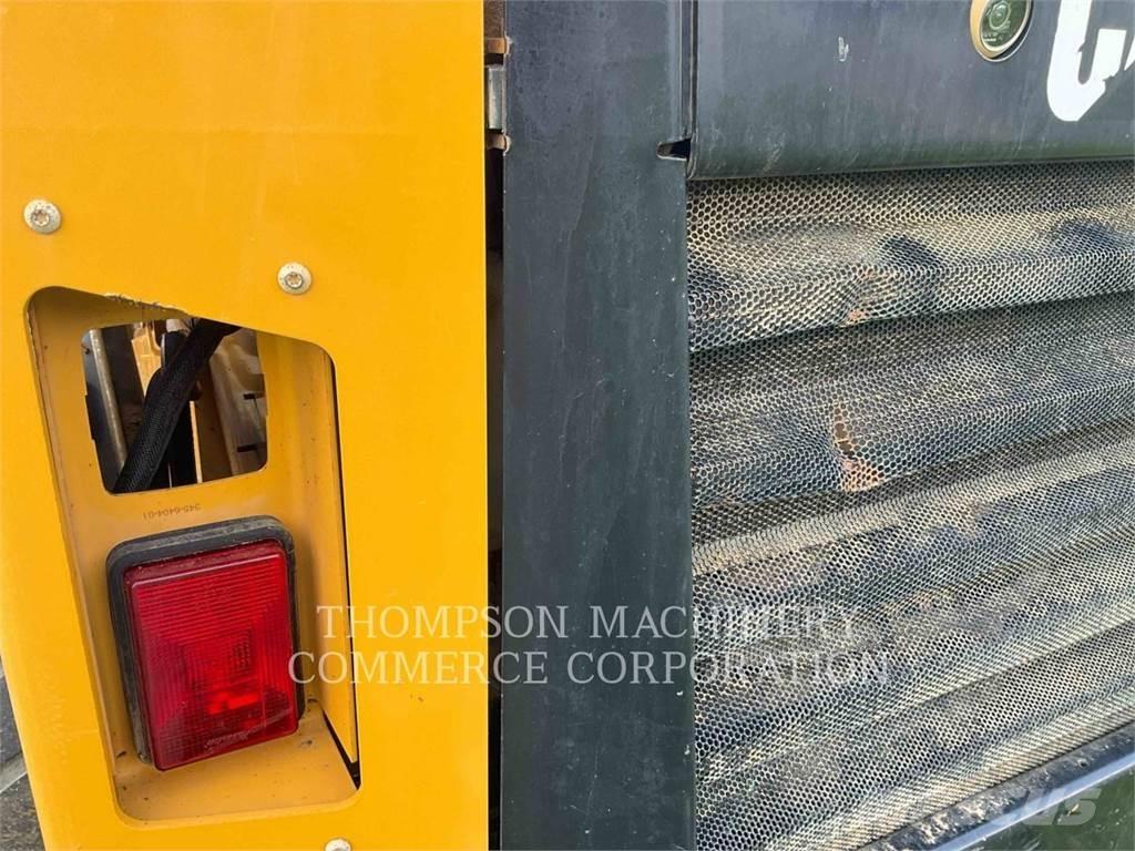 CAT 262D Skid steer mini utovarivači