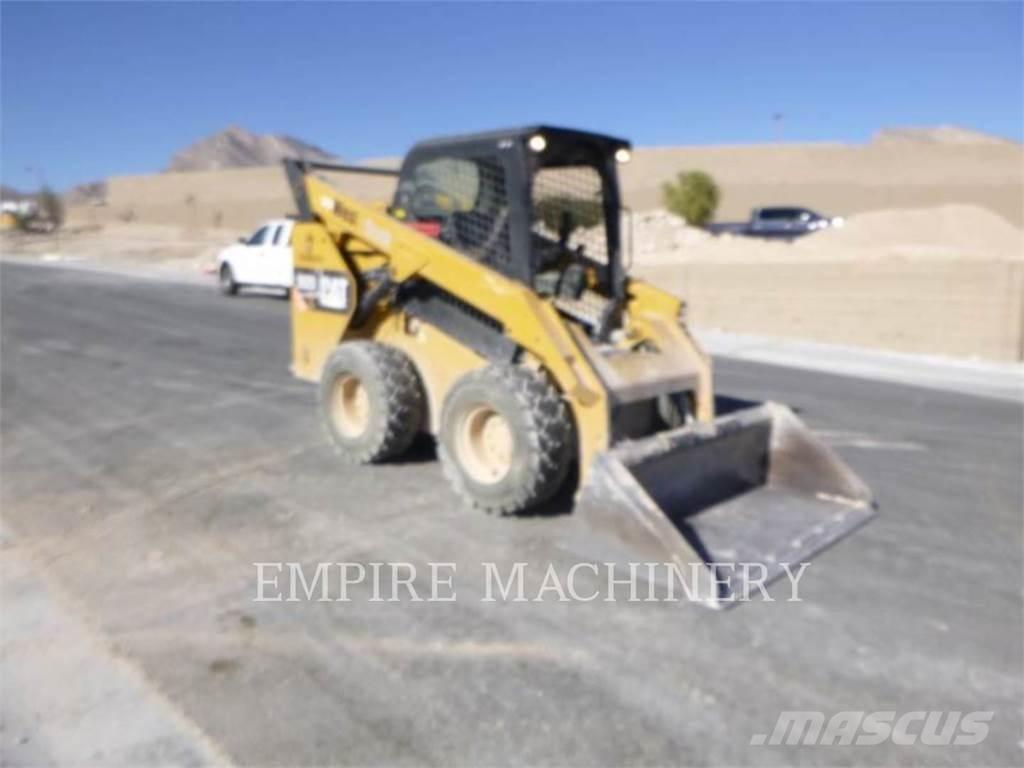 CAT 262D Skid steer mini utovarivači