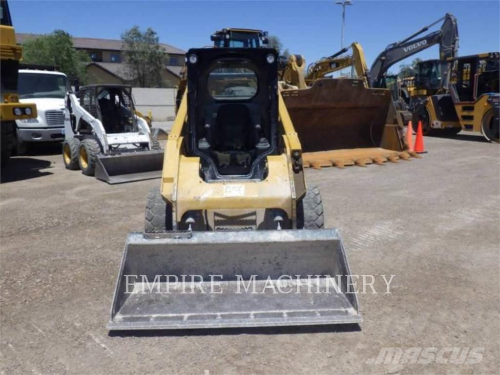 CAT 262D Skid steer mini utovarivači