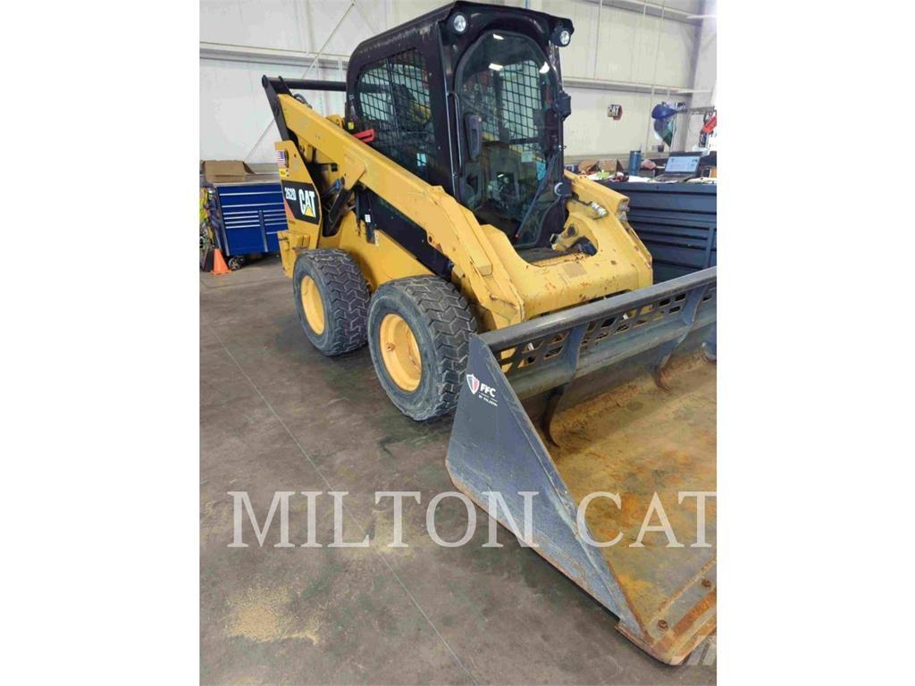 CAT 262D Skid steer mini utovarivači