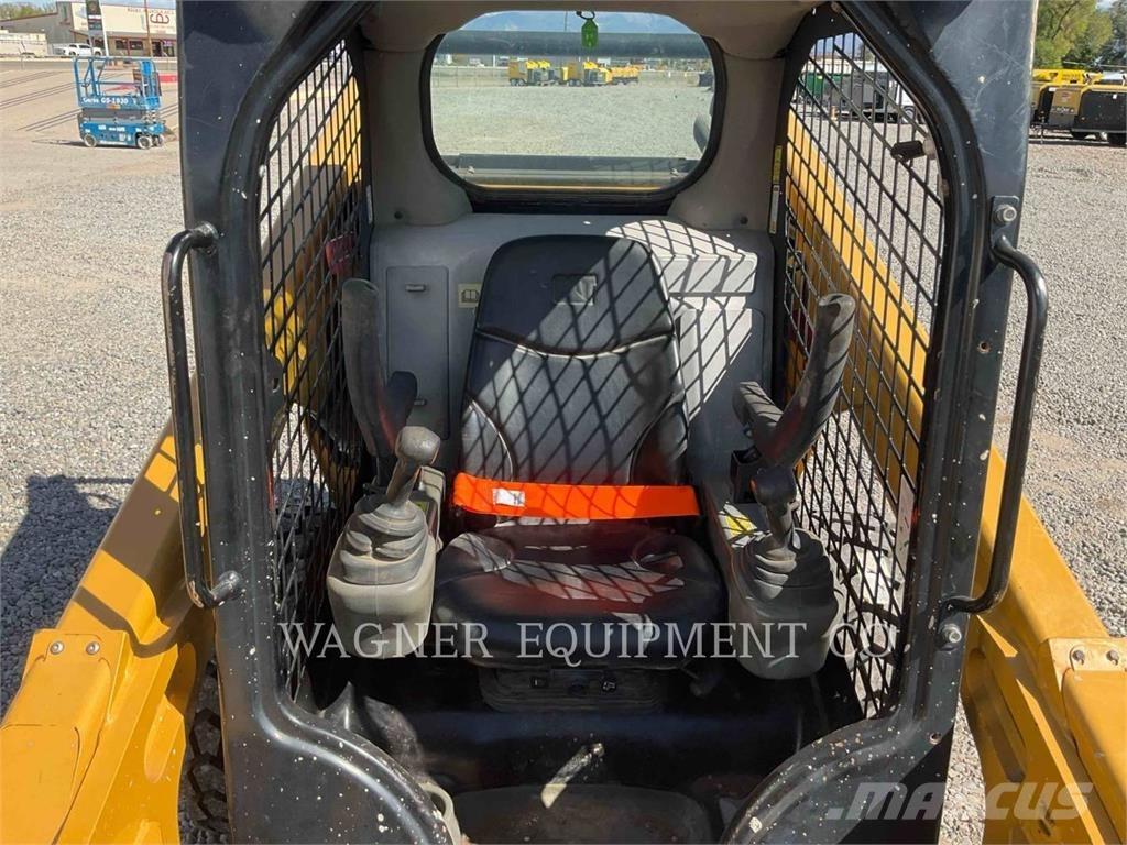 CAT 262D Skid steer mini utovarivači
