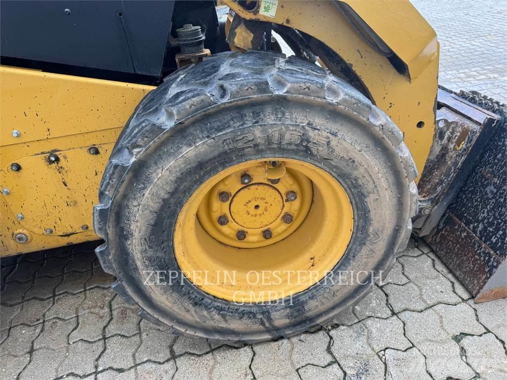 CAT 262D3 Skid steer mini utovarivači