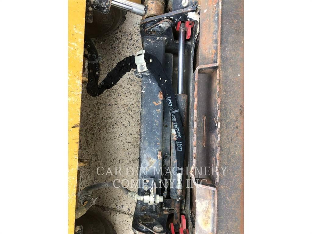 CAT 272 Skid steer mini utovarivači