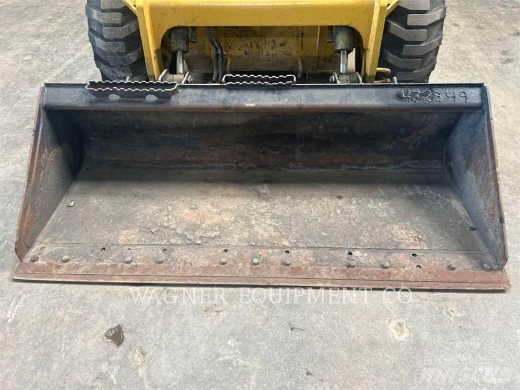 CAT 272D2 Skid steer mini utovarivači
