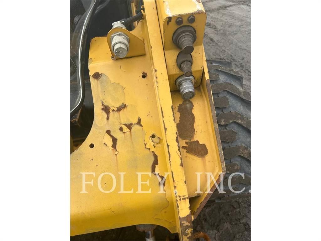 CAT 272D2 Skid steer mini utovarivači