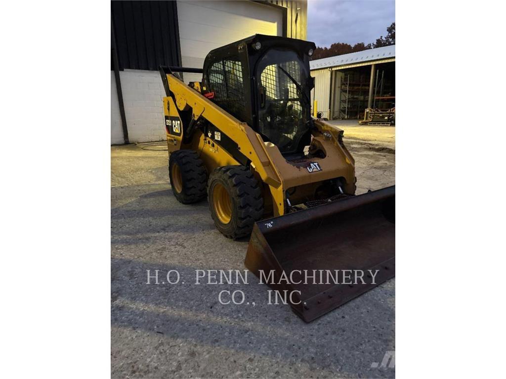 CAT 272D2 Skid steer mini utovarivači