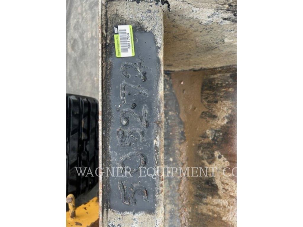 CAT 299D2 Utovarivači gusjeničari