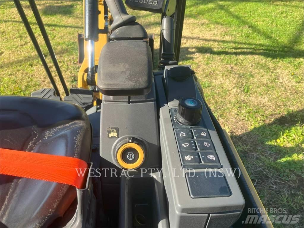 CAT 301.8 Bageri gusjeničari
