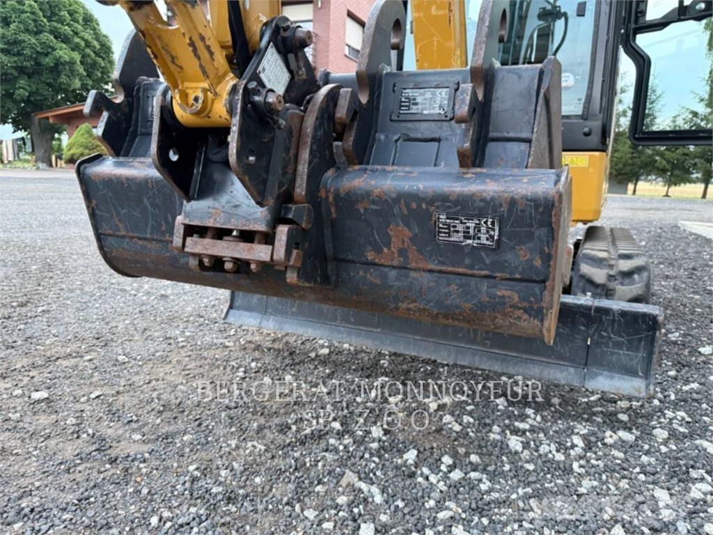 CAT 301.8 Bageri gusjeničari