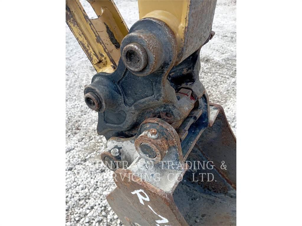CAT 301.8-05 Bageri gusjeničari