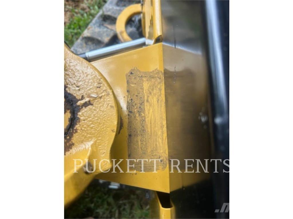 CAT 301.8-05 Bageri gusjeničari
