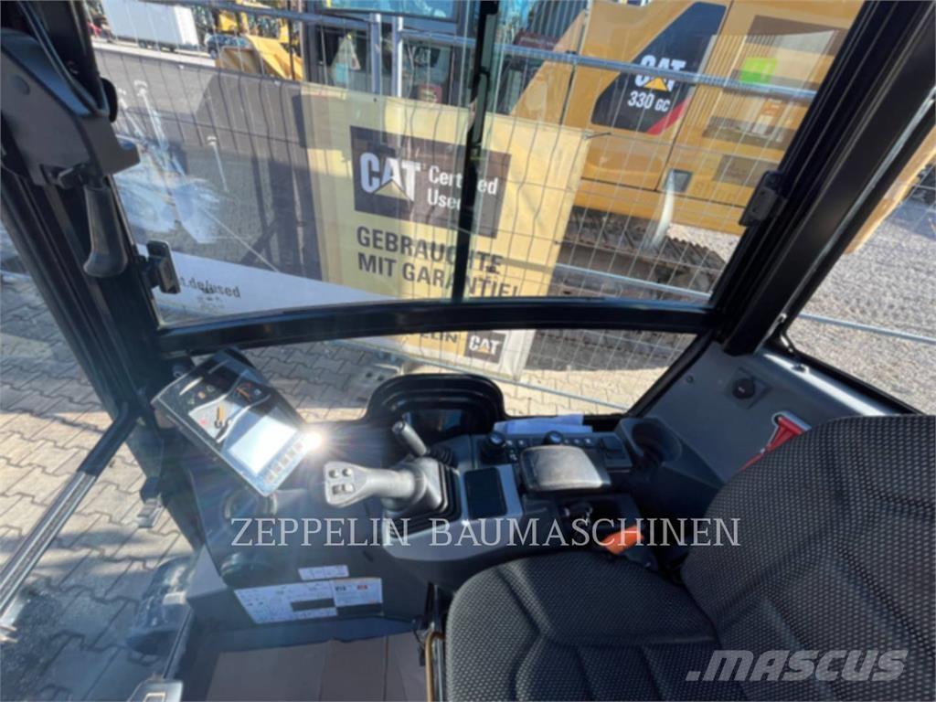 CAT 301.8-05A Bageri gusjeničari