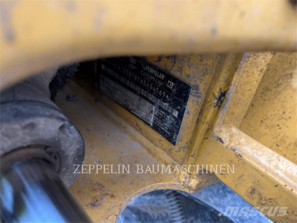 CAT 301.8-05A Bageri gusjeničari