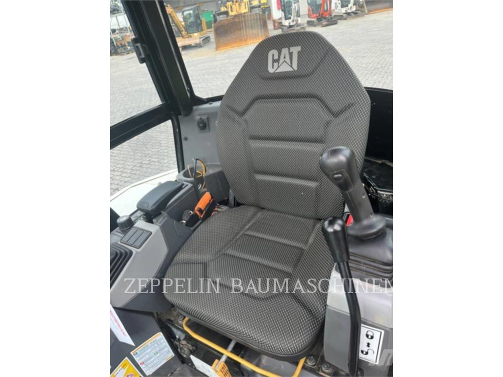 CAT 302.7CR-07 Bageri gusjeničari