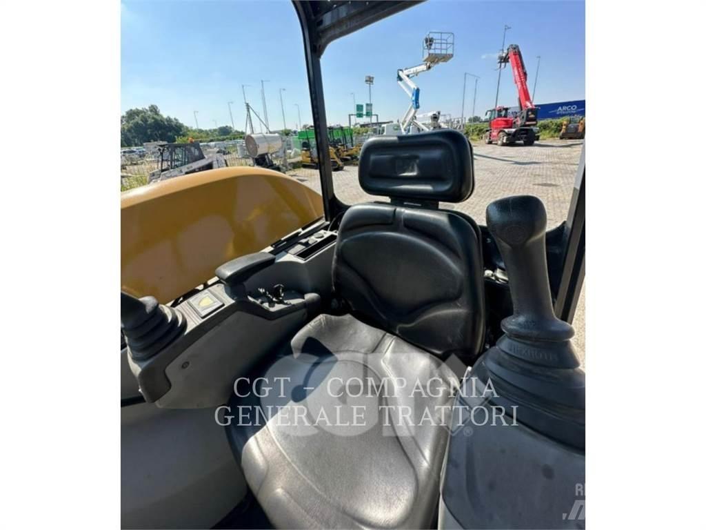 CAT 302.7DCR Bageri gusjeničari