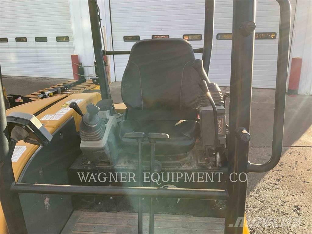 CAT 303.5E2 Bageri gusjeničari