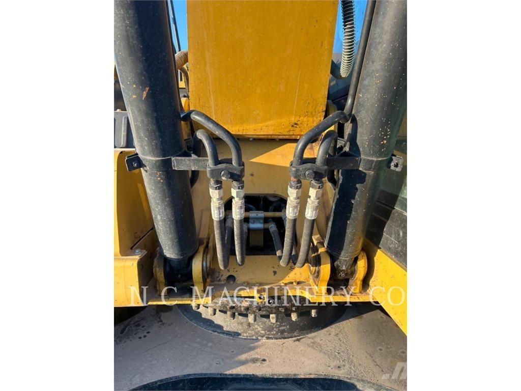 CAT 320 Bageri gusjeničari