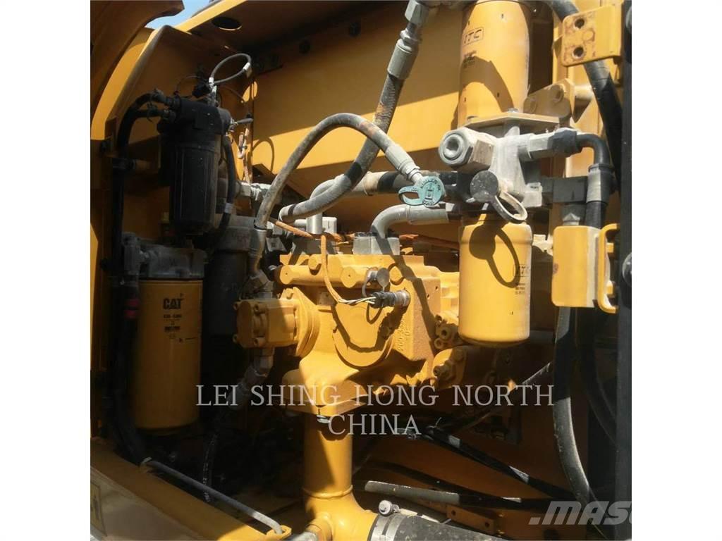 CAT 320D2 Bageri gusjeničari