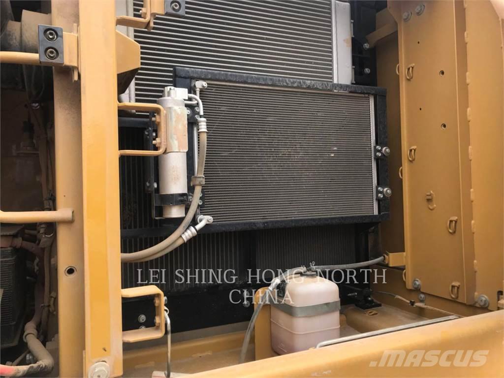 CAT 320D2 Bageri gusjeničari