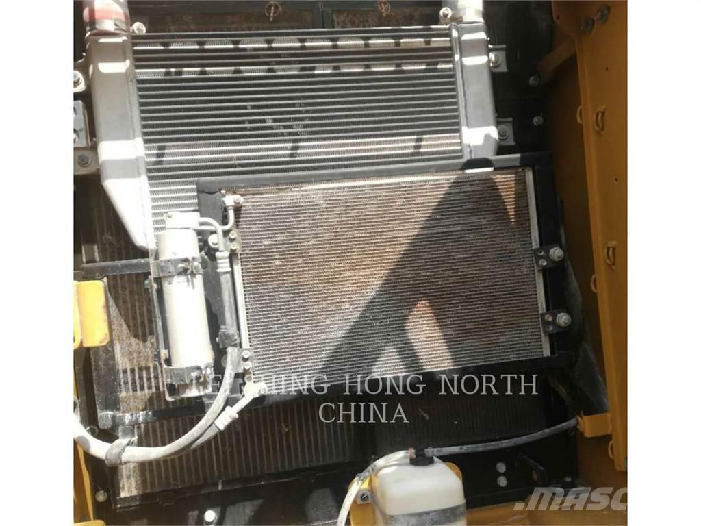 CAT 320D2 Bageri gusjeničari