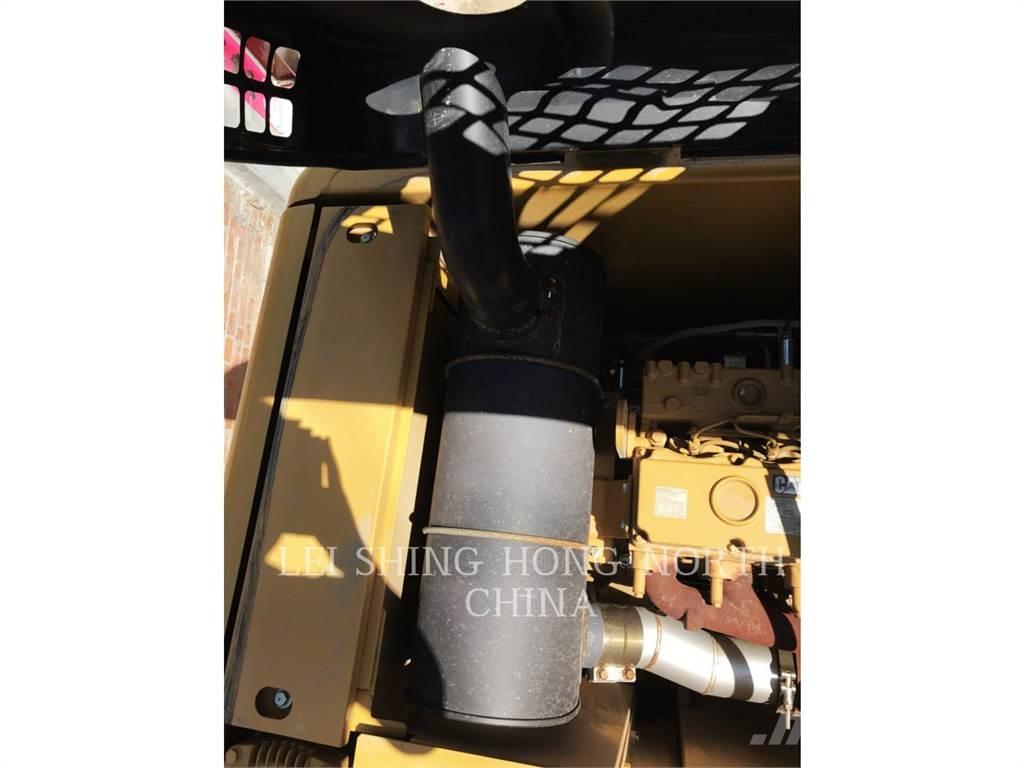 CAT 320D2 Bageri gusjeničari